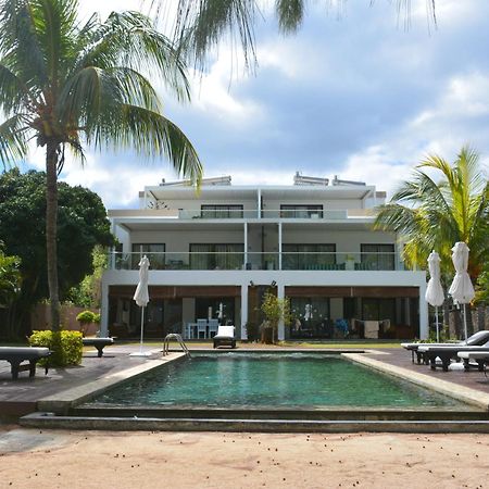Olana Blue - Beachfront Apartment Rivière Noire Εξωτερικό φωτογραφία