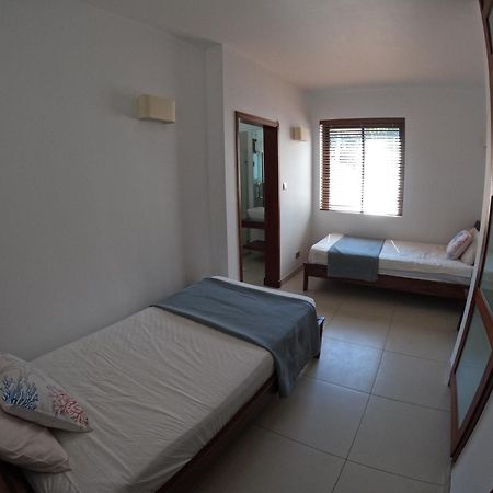 Olana Blue - Beachfront Apartment Rivière Noire Εξωτερικό φωτογραφία