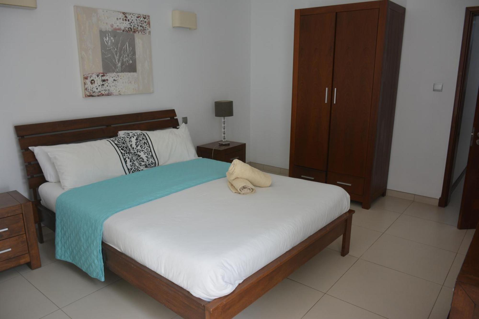 Olana Blue - Beachfront Apartment Rivière Noire Εξωτερικό φωτογραφία